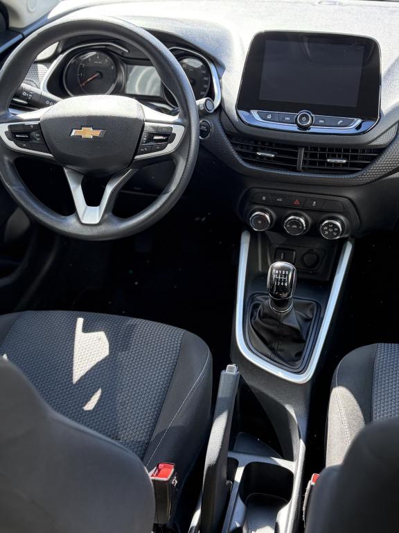 CHEVROLET Onix Hatch - Foto