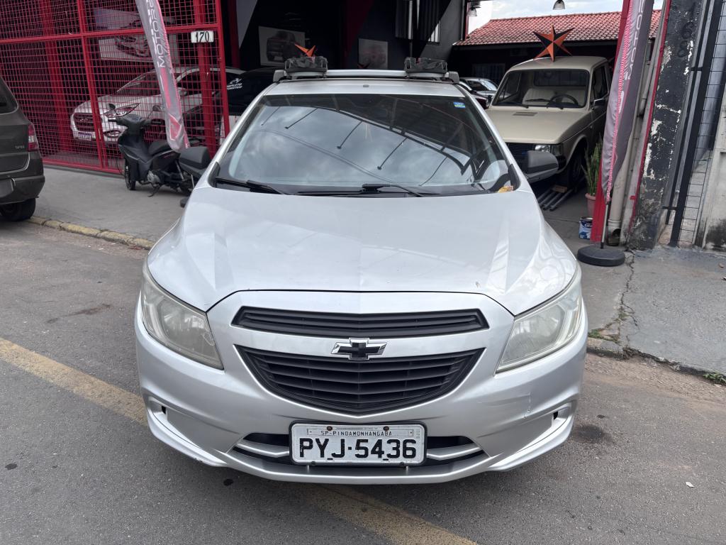 CHEVROLET Onix Hatch - Foto