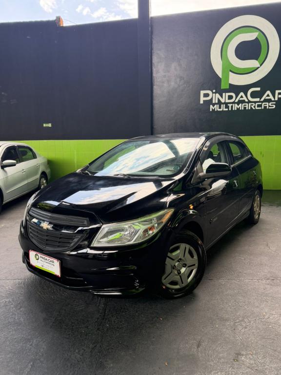 CHEVROLET Onix Hatch - Foto