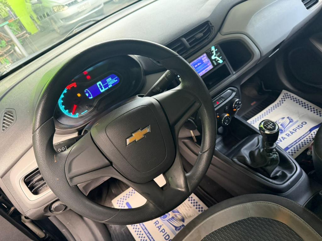 CHEVROLET Onix Hatch - Foto