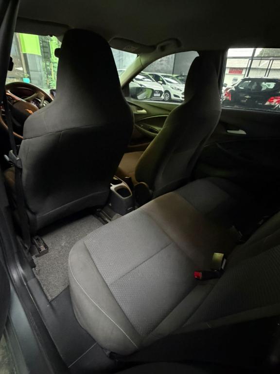 CHEVROLET Onix Hatch - Foto