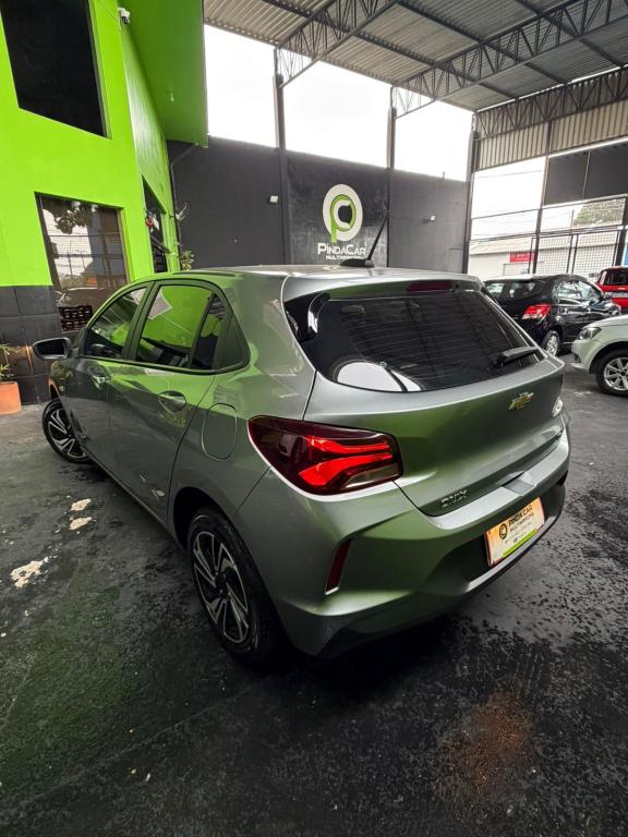 CHEVROLET Onix Hatch - Foto