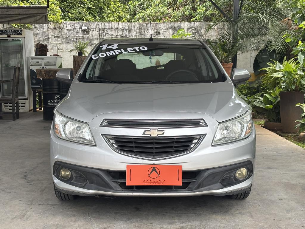 CHEVROLET Onix Hatch - Foto