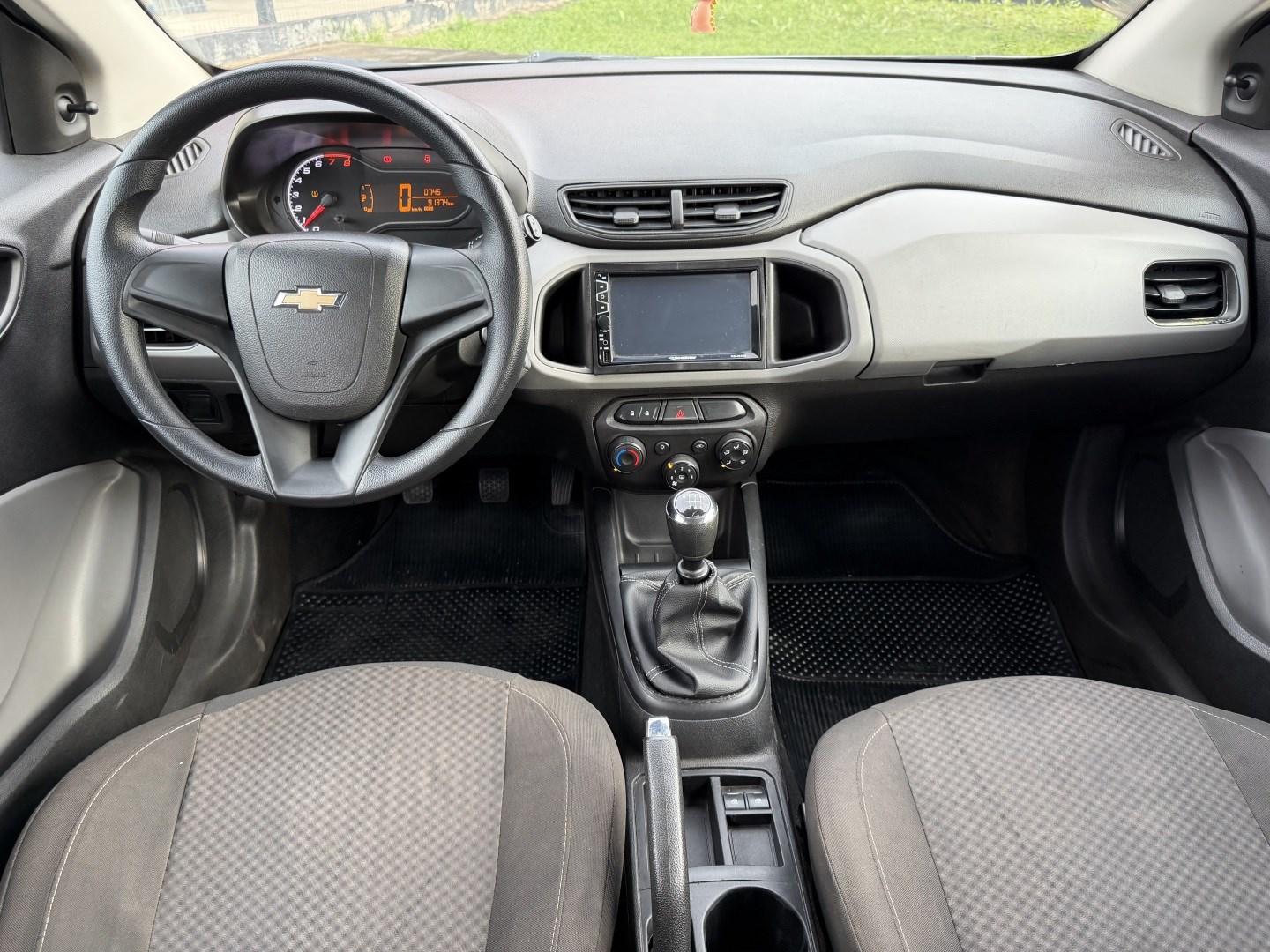 CHEVROLET Onix Hatch - Foto