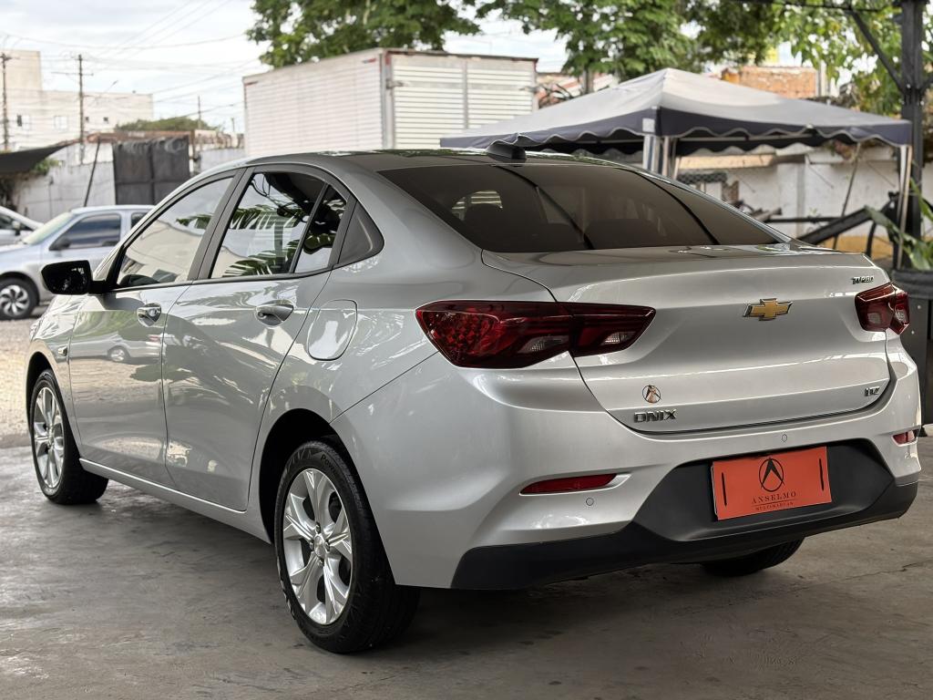 CHEVROLET Onix Sedan - Foto