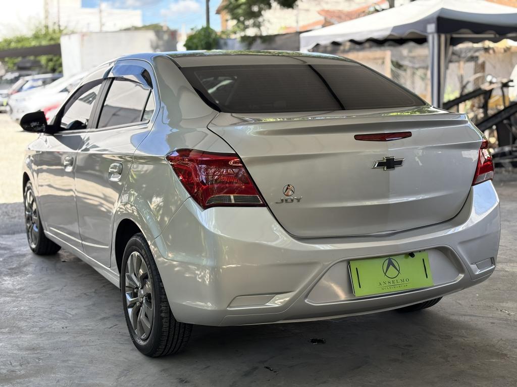 CHEVROLET Onix Sedan - Foto