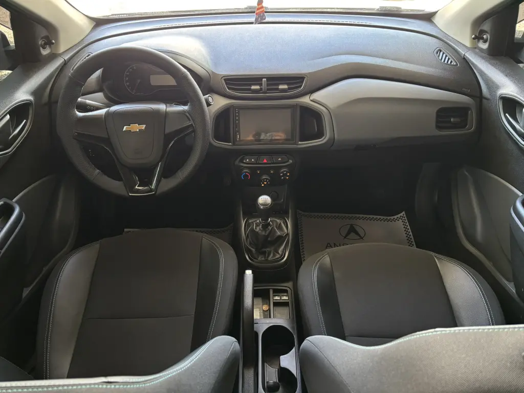CHEVROLET Onix Sedan - Foto