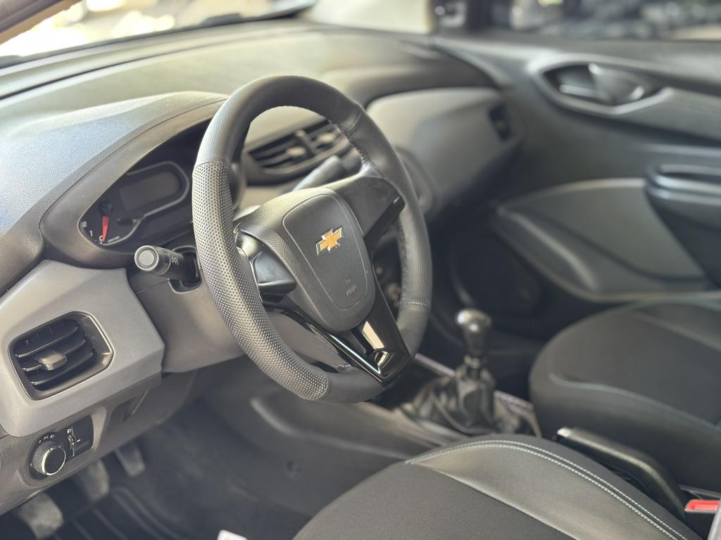 CHEVROLET Onix Sedan - Foto