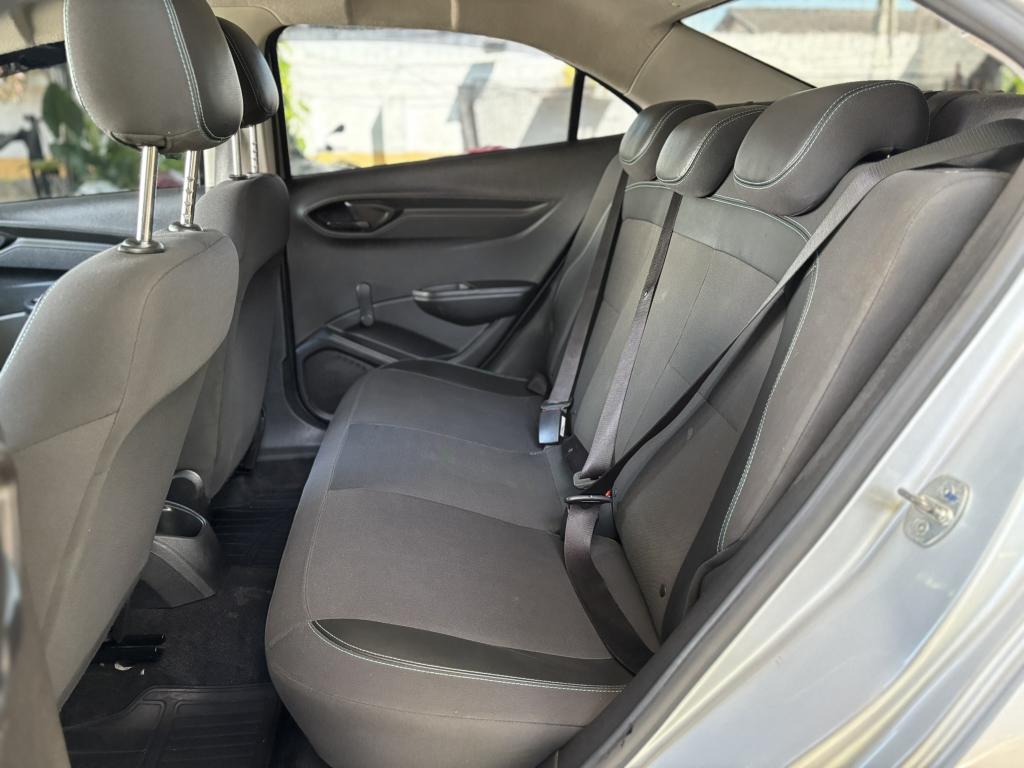 CHEVROLET Onix Sedan - Foto