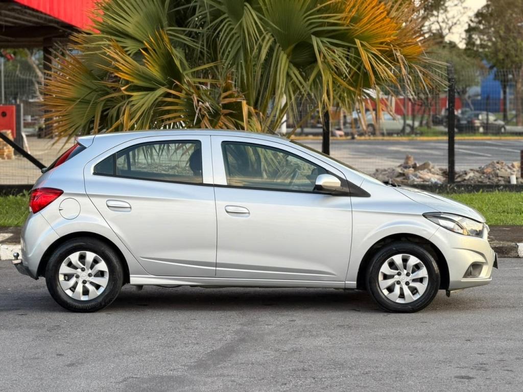 CHEVROLET Onix Sedan - Foto
