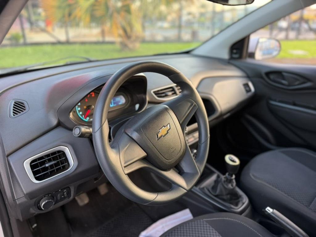 CHEVROLET Onix Sedan - Foto