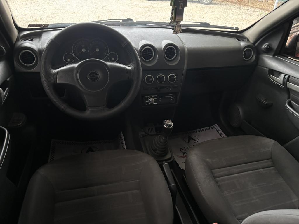 CHEVROLET Prisma - Foto