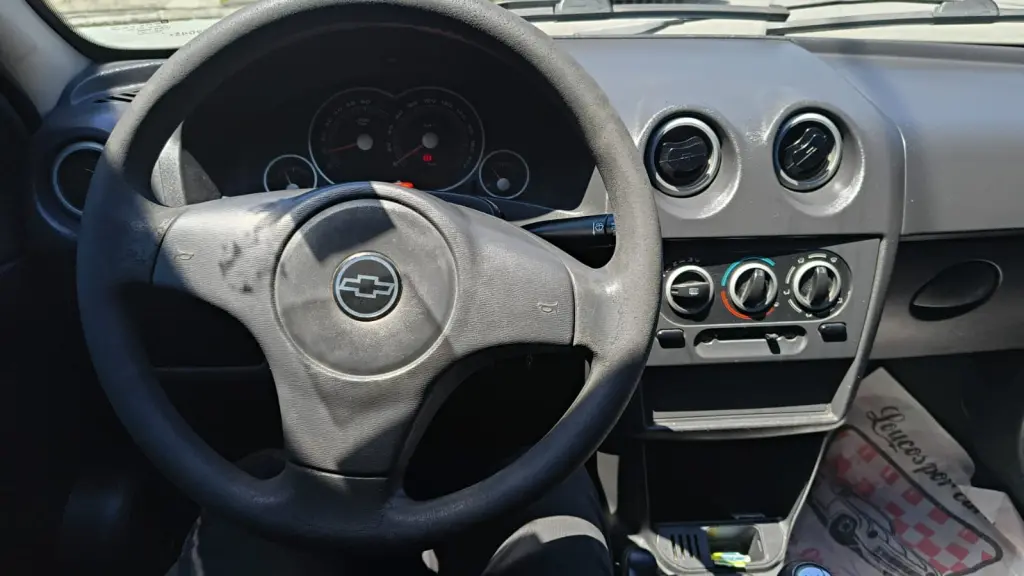 CHEVROLET Prisma - Foto