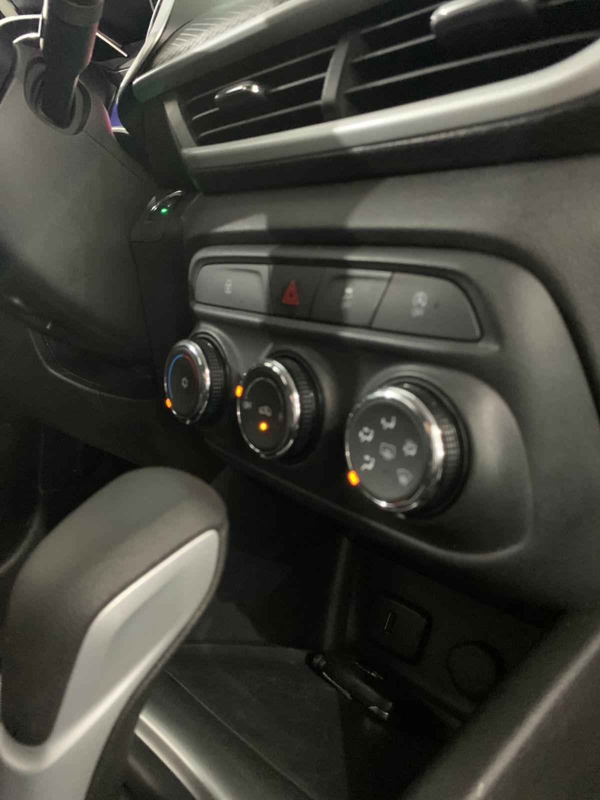 CHEVROLET Tracker - Foto