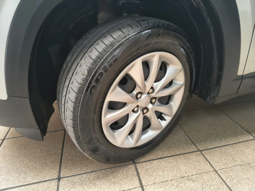 CHEVROLET Tracker - Foto