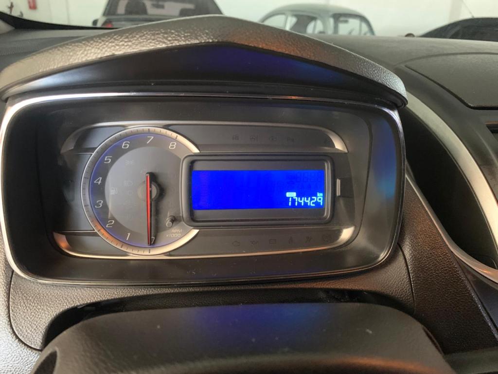 CHEVROLET Tracker - Foto