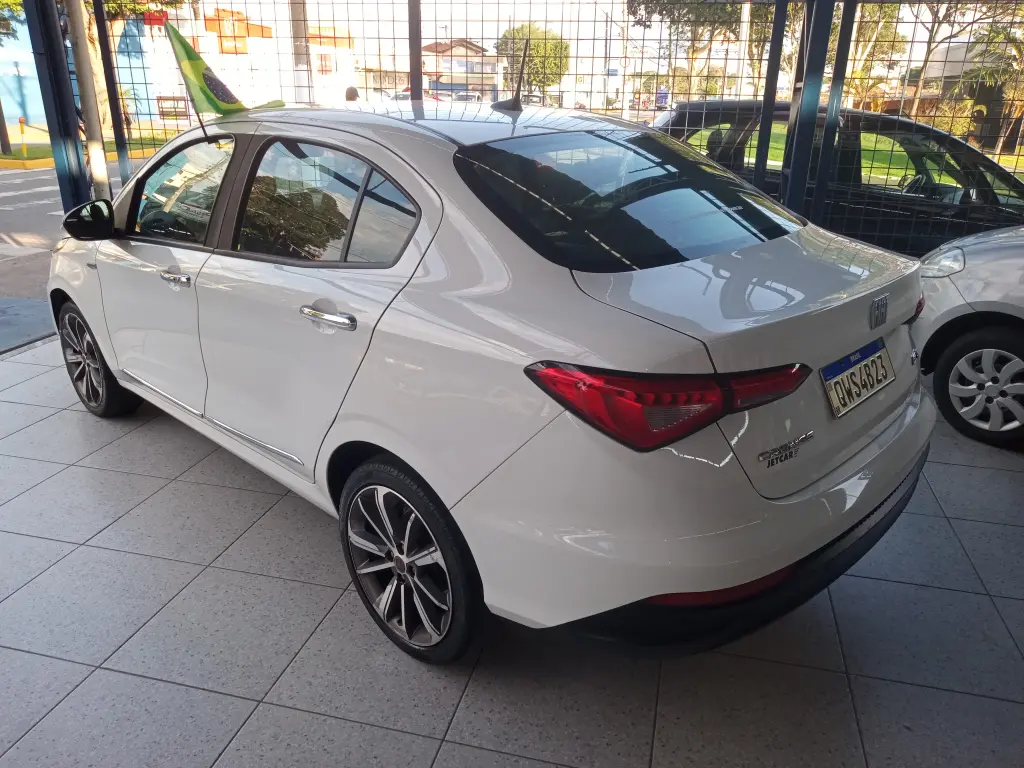FIAT Cronos - Foto