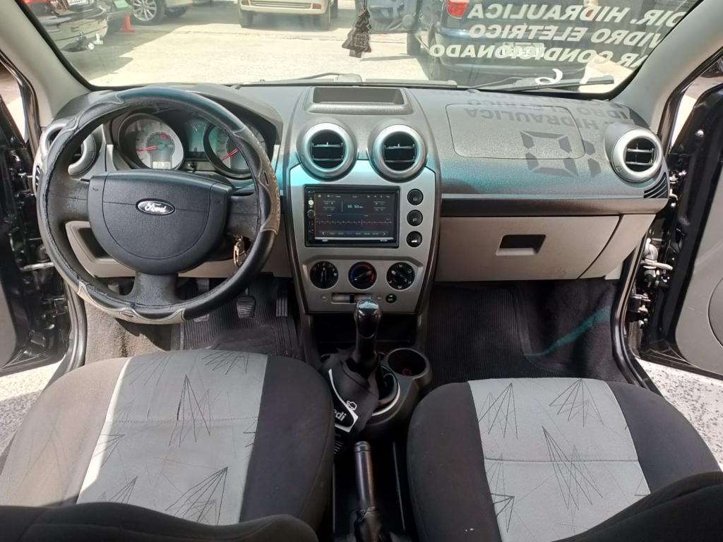 FORD Fiesta Hatch - Foto