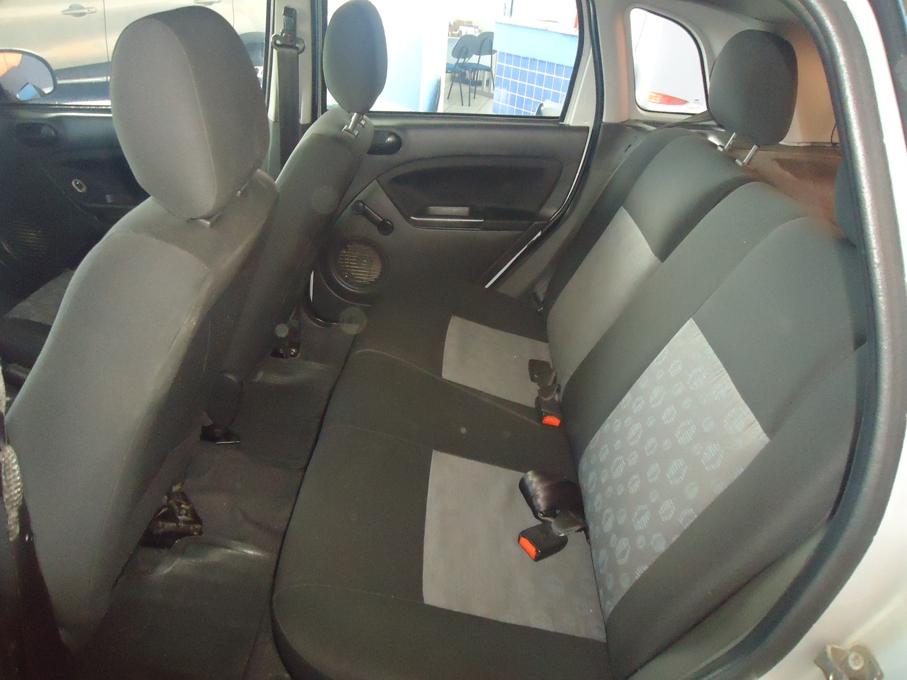 FORD Fiesta Hatch - Foto