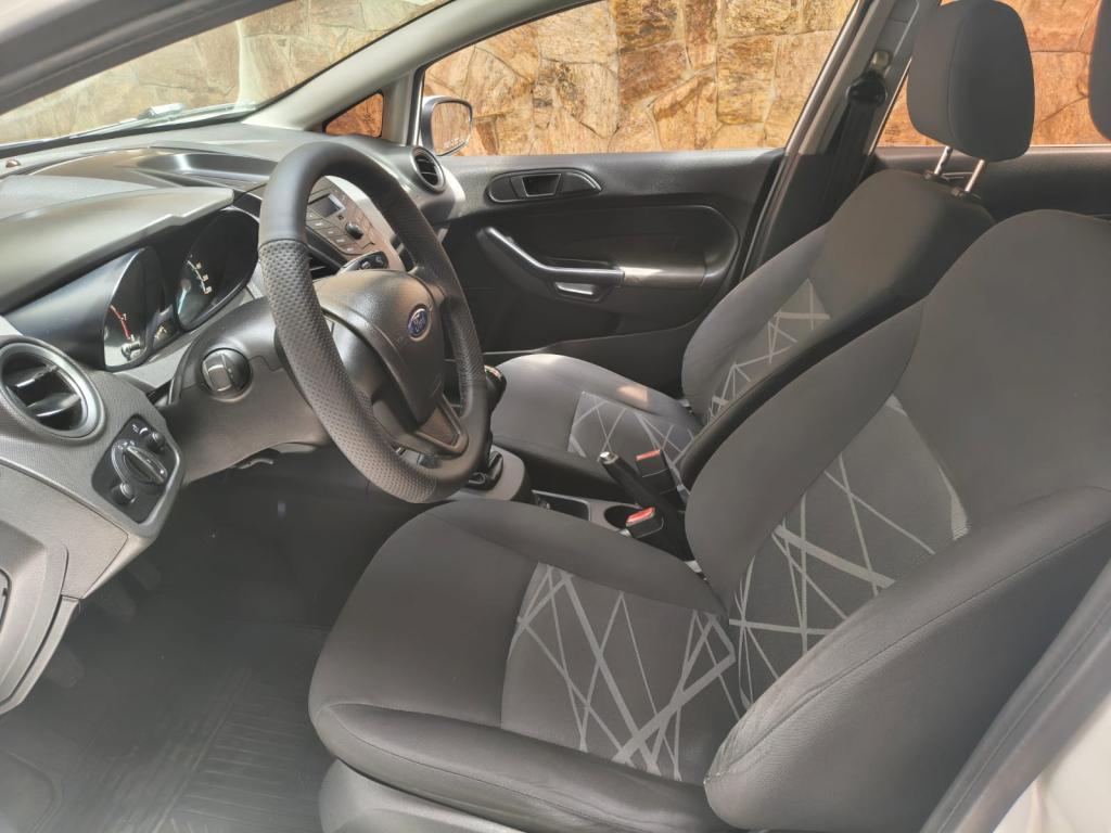 FORD Fiesta Hatch - Foto