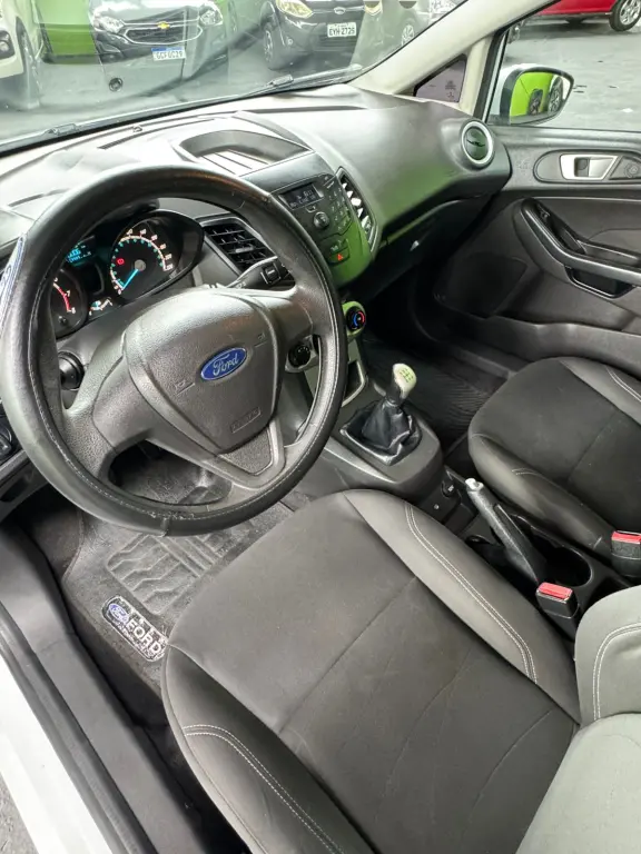 FORD Fiesta Hatch - Foto