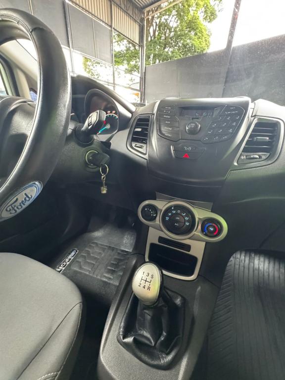 FORD Fiesta Hatch - Foto