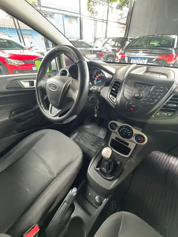 FORD Fiesta Hatch - Foto