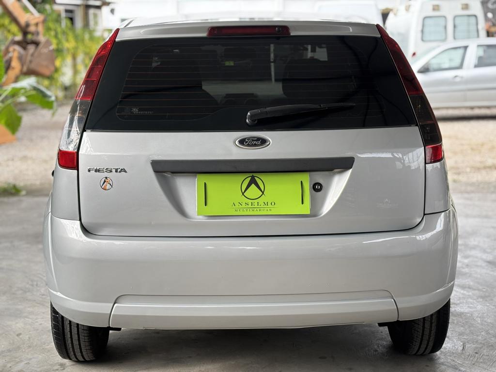 FORD Fiesta Hatch - Foto