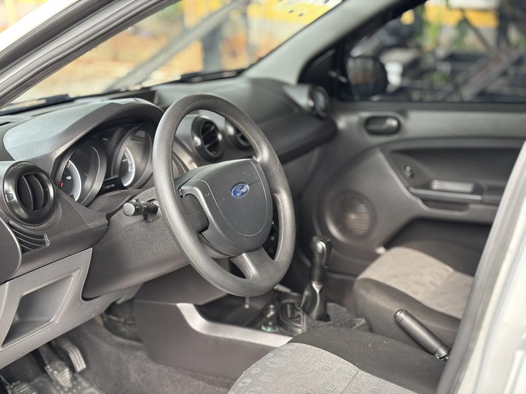 FORD Fiesta Hatch - Foto