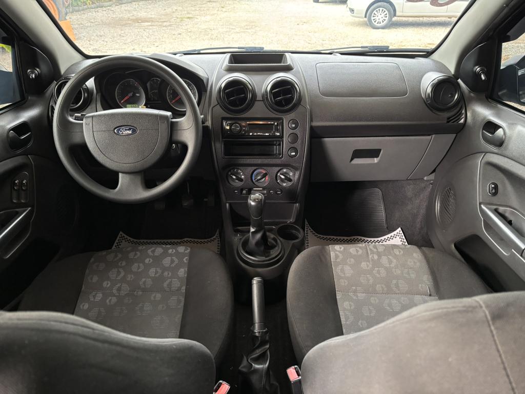 FORD Fiesta Hatch - Foto