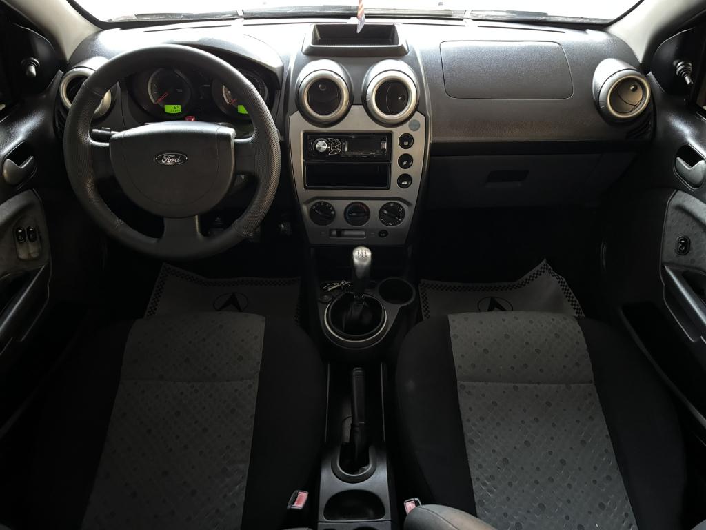 FORD Fiesta Hatch - Foto