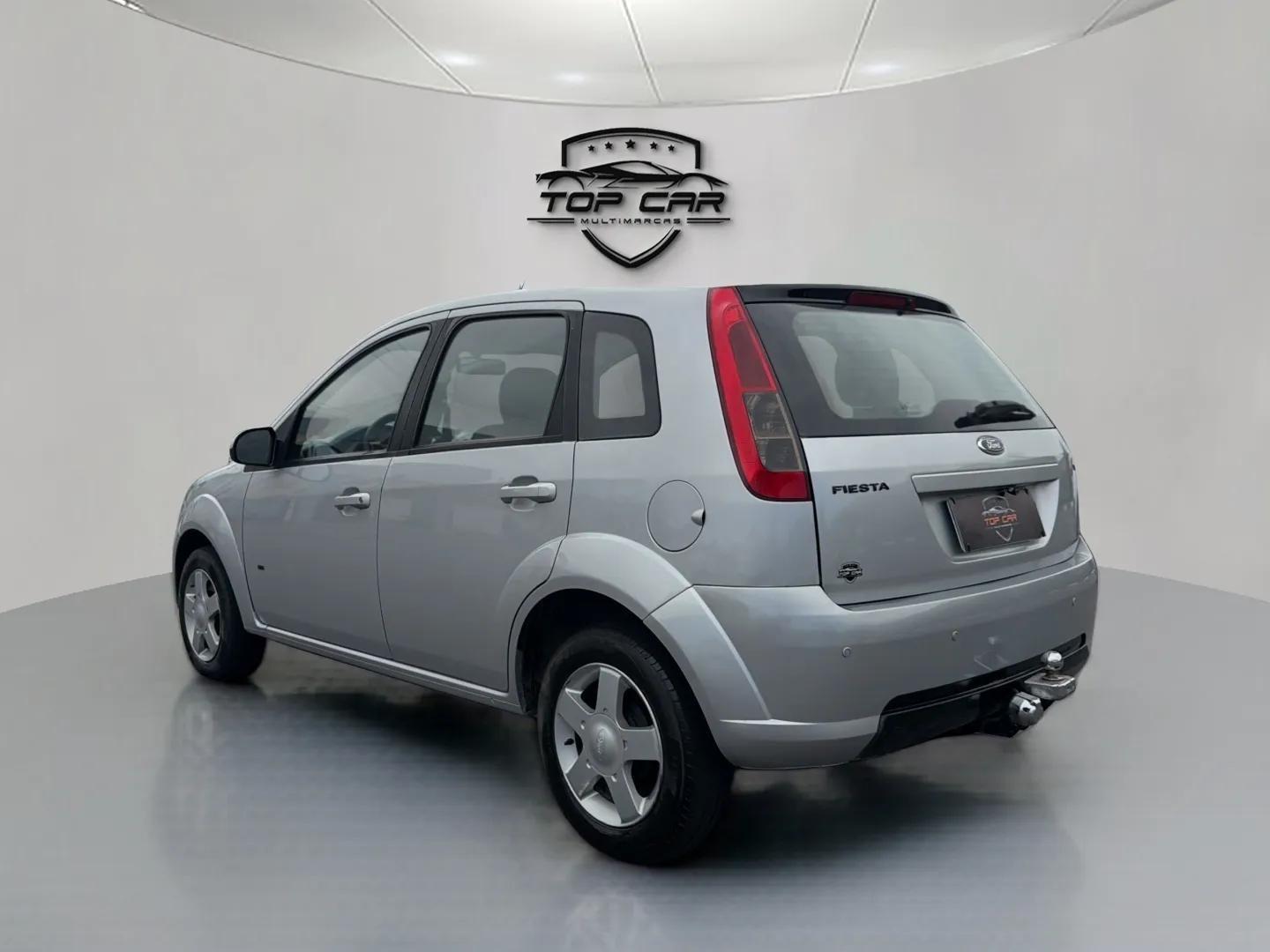 FORD Fiesta Hatch - Foto