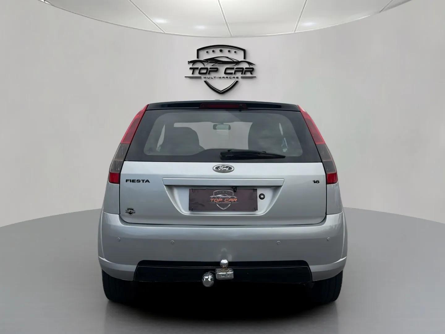 FORD Fiesta Hatch - Foto