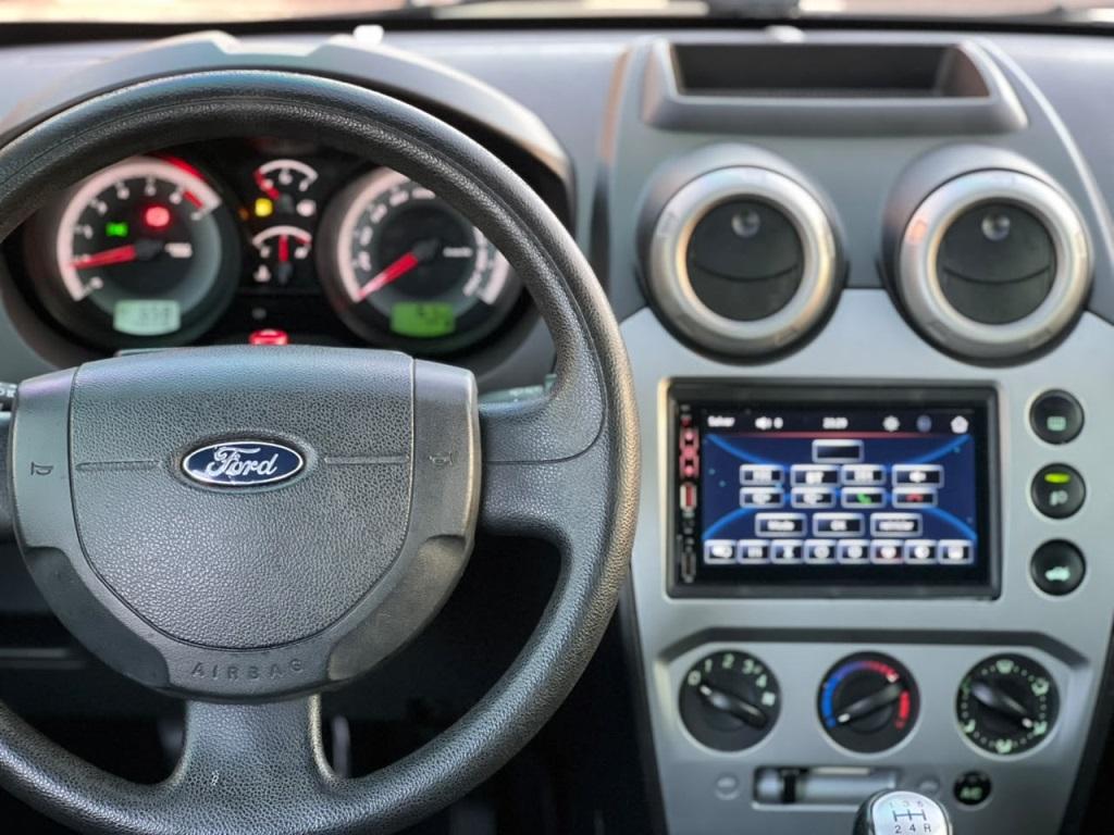 FORD Fiesta Hatch - Foto