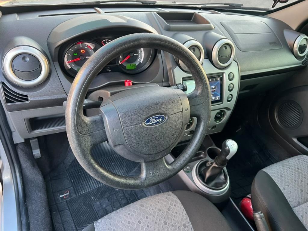FORD Fiesta Hatch - Foto