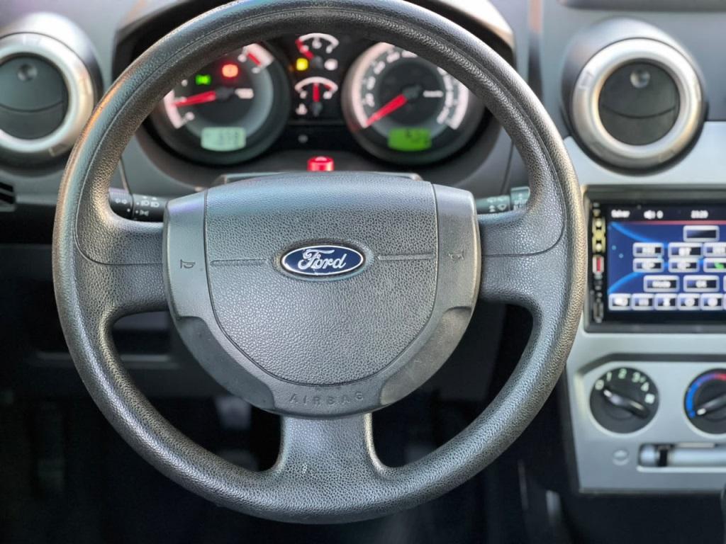 FORD Fiesta Hatch - Foto