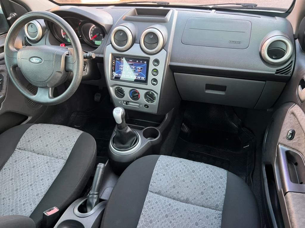 FORD Fiesta Hatch - Foto