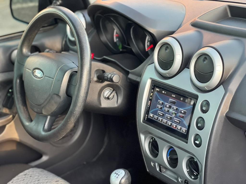 FORD Fiesta Hatch - Foto