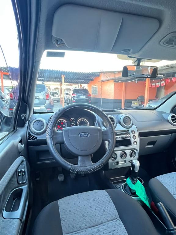 FORD Fiesta Hatch - Foto
