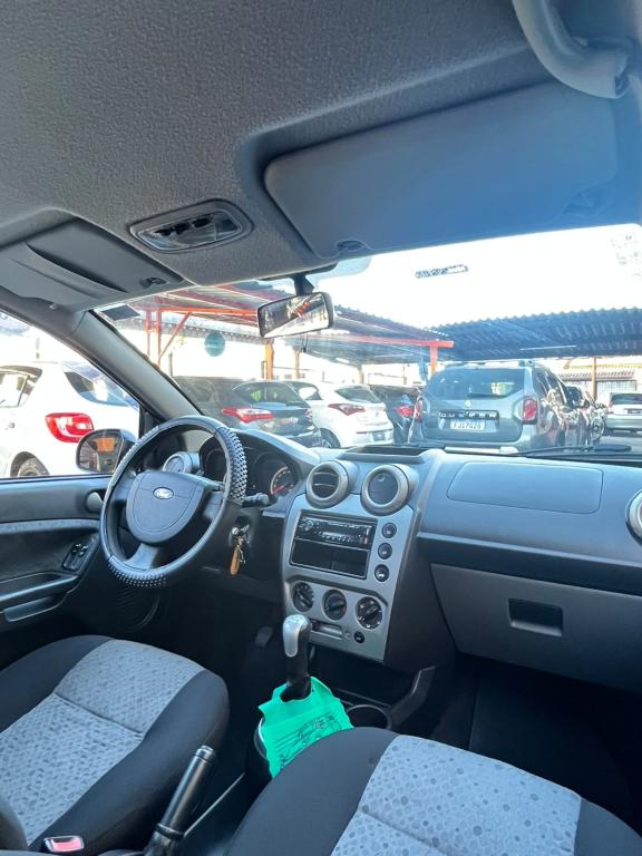FORD Fiesta Hatch - Foto