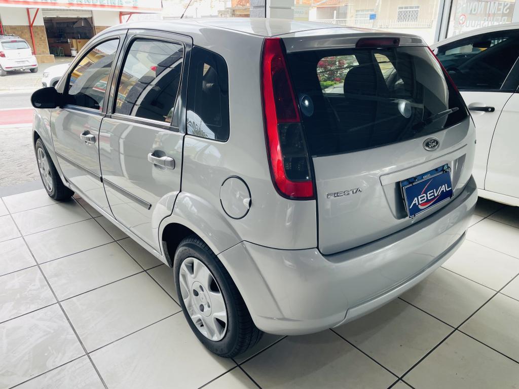 FORD Fiesta Hatch - Foto