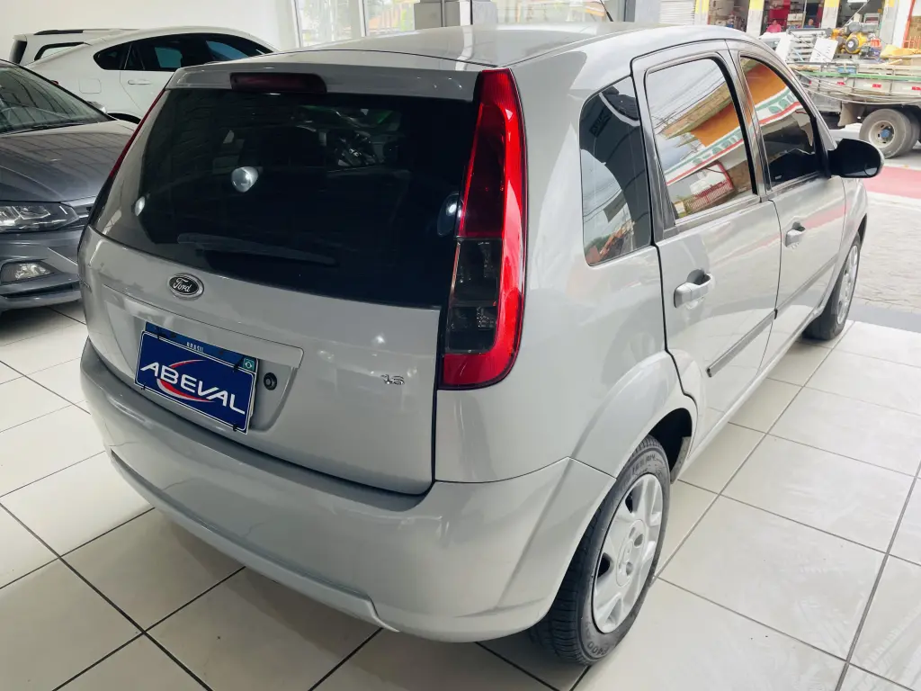 FORD Fiesta Hatch - Foto
