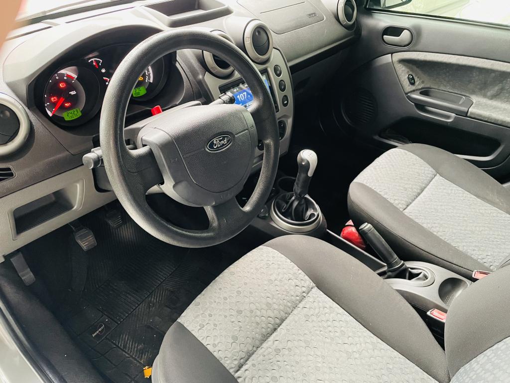 FORD Fiesta Hatch - Foto