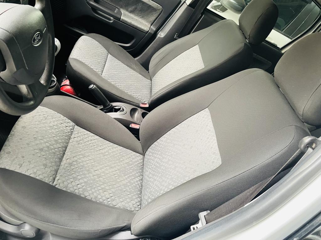 FORD Fiesta Hatch - Foto