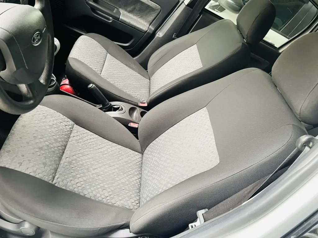 FORD Fiesta Hatch - Foto