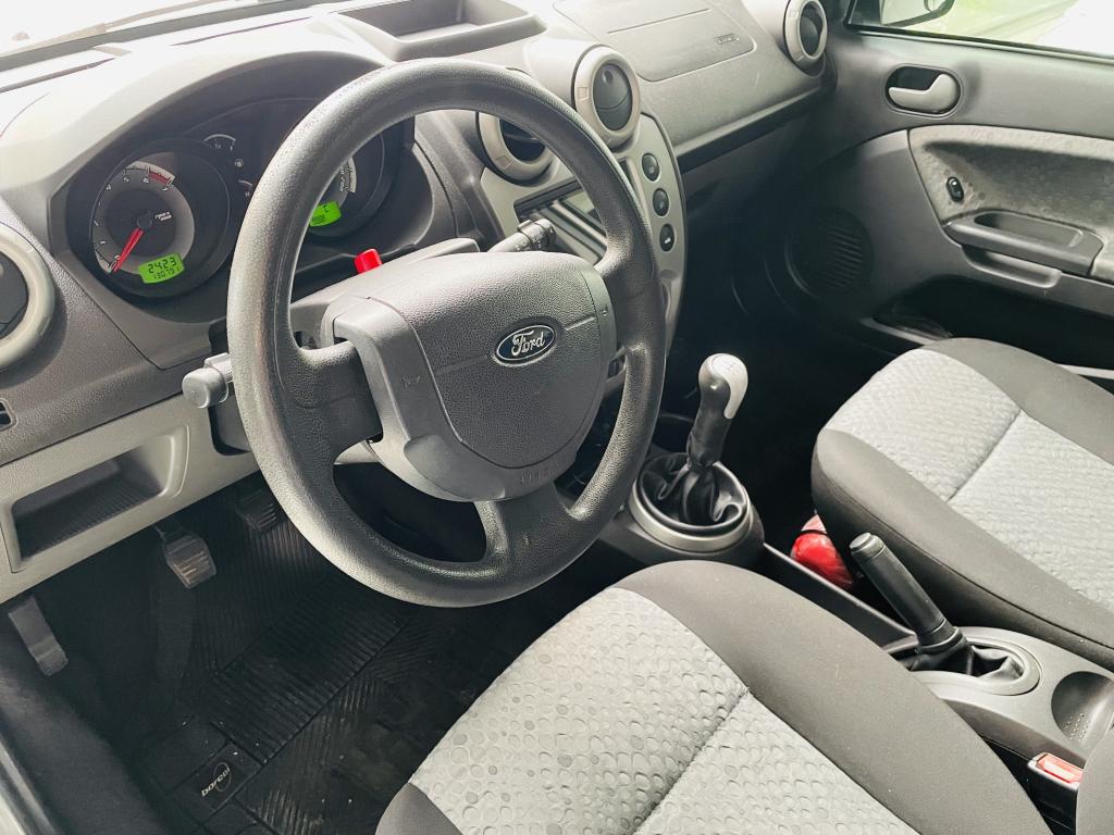 FORD Fiesta Hatch - Foto