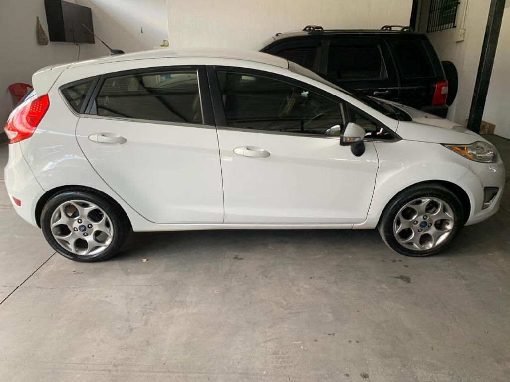 FORD Fiesta Hatch - Foto