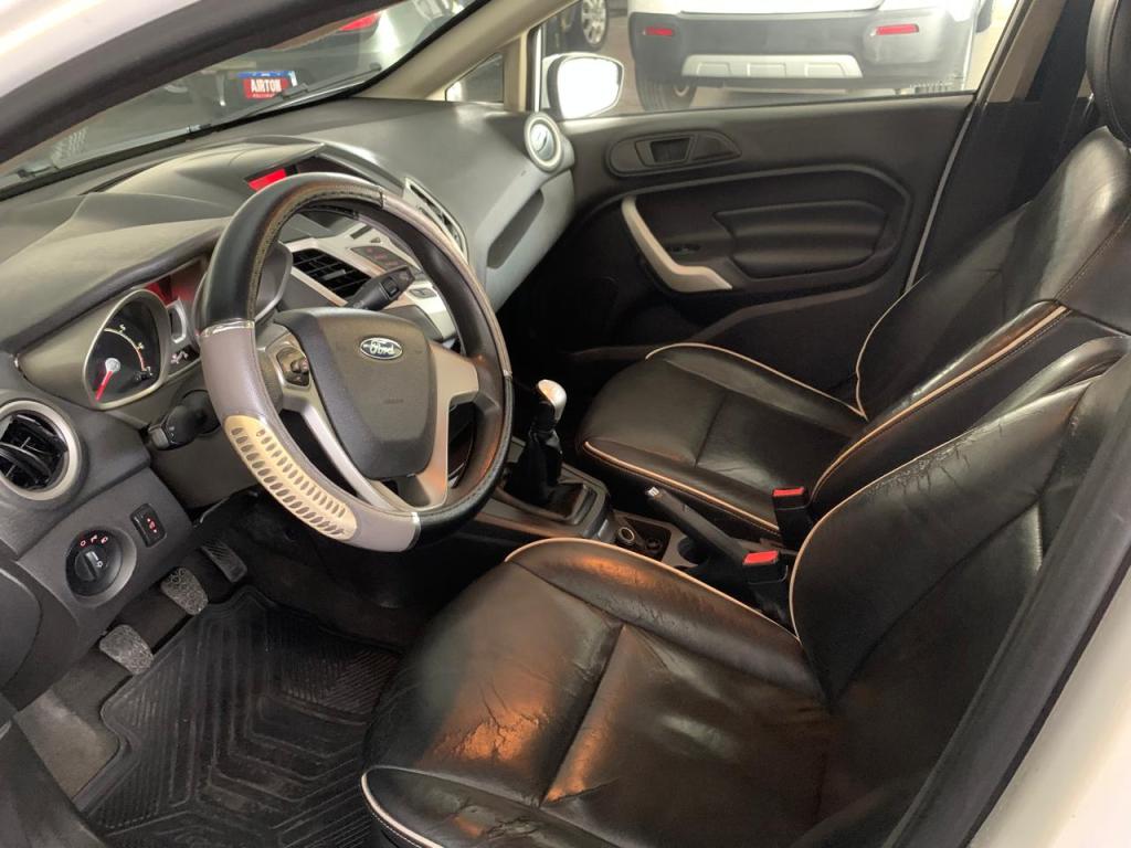 FORD Fiesta Hatch - Foto