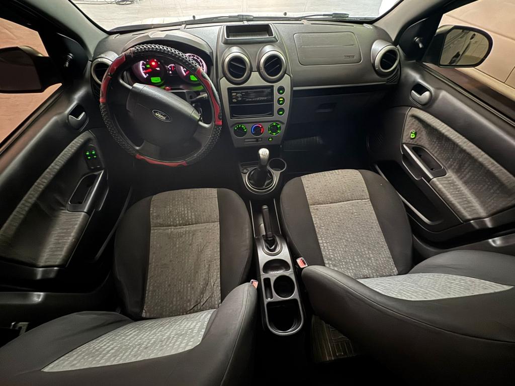 FORD Fiesta Sedan - Foto