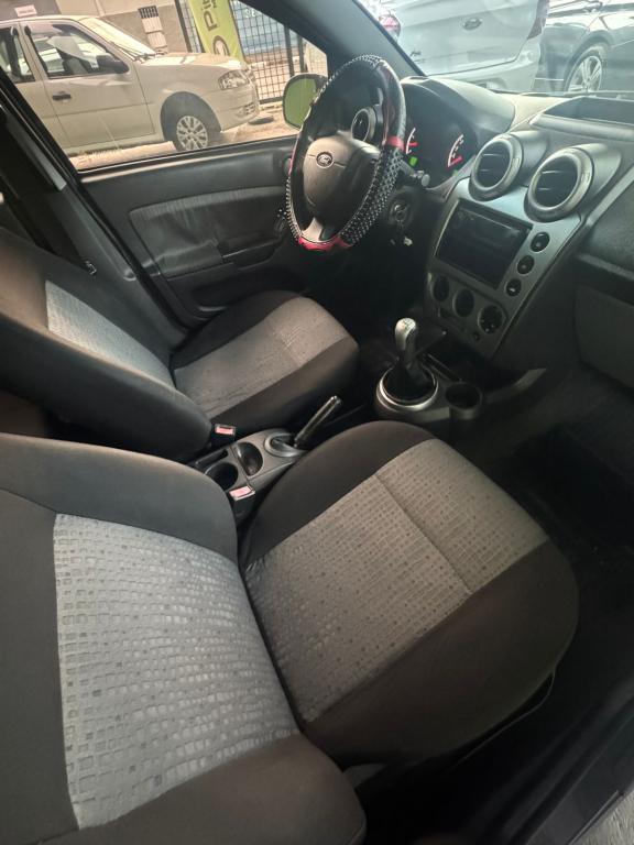 FORD Fiesta Sedan - Foto